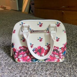 betsy johnson hand bag